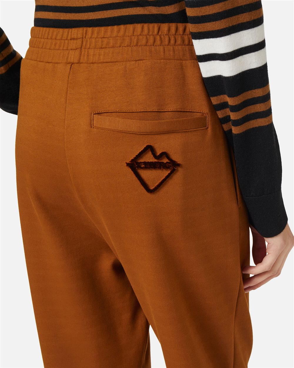 Hazelnut scuba trousers with Symbol logo on the back - Iceberg - Official Website