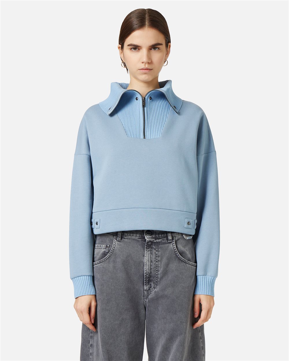 Cropped sweatshirt in sustainable brushed fabric with maxi knitted collar - Iceberg - Official Website
