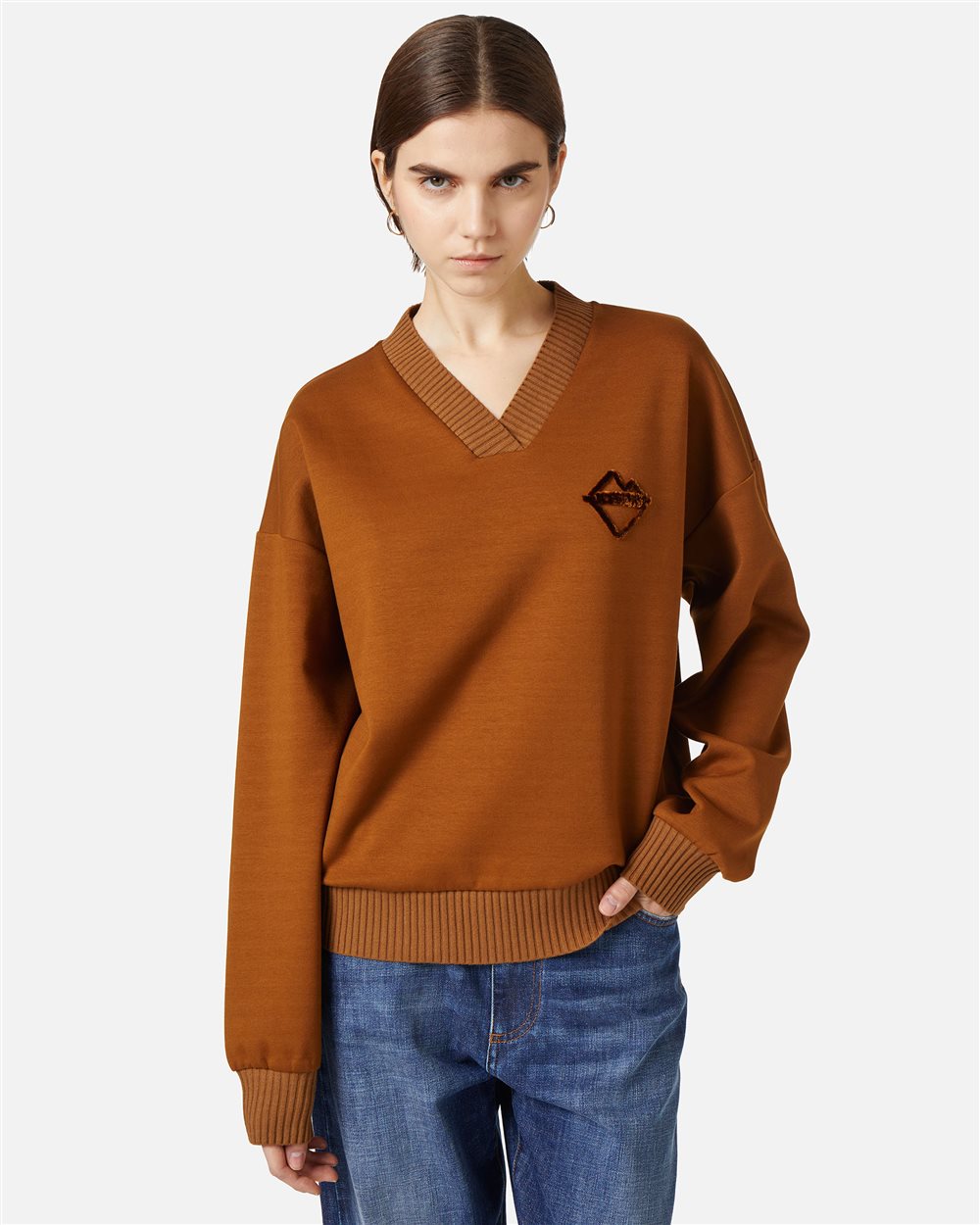 Felpa color nocciola con scollo a V e logo Iceberg in rilievo - Iceberg - Official Website