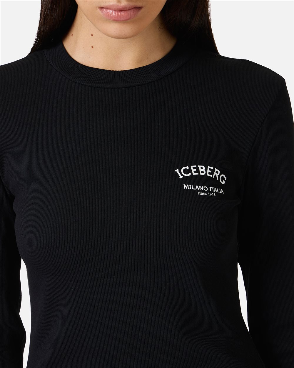 Black slim fit t-shirt in ribbed fabric with Snoopy patch and embroidered logo - Iceberg - Official Website