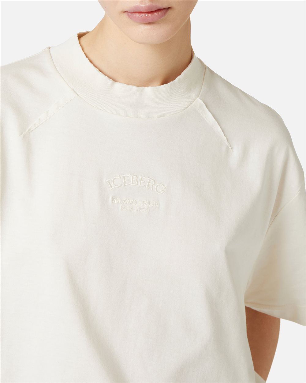 Vanilla boxy fit T-shirt in fixed jersey with embroidered Iceberg logo - Iceberg - Official Website