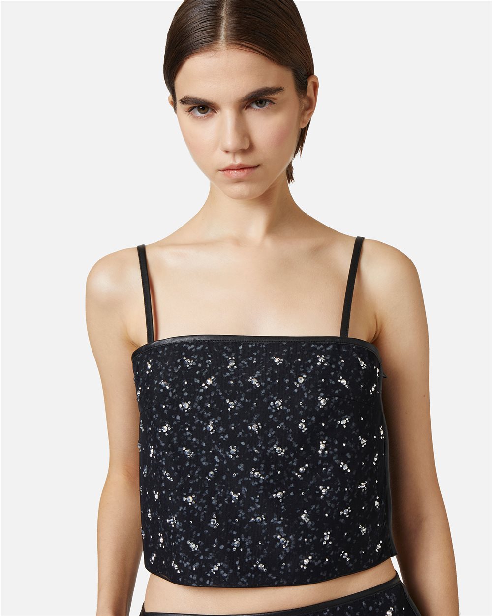 Cropped top with rhinestones and tulle, between sensuality and graphic statement - Iceberg - Official Website