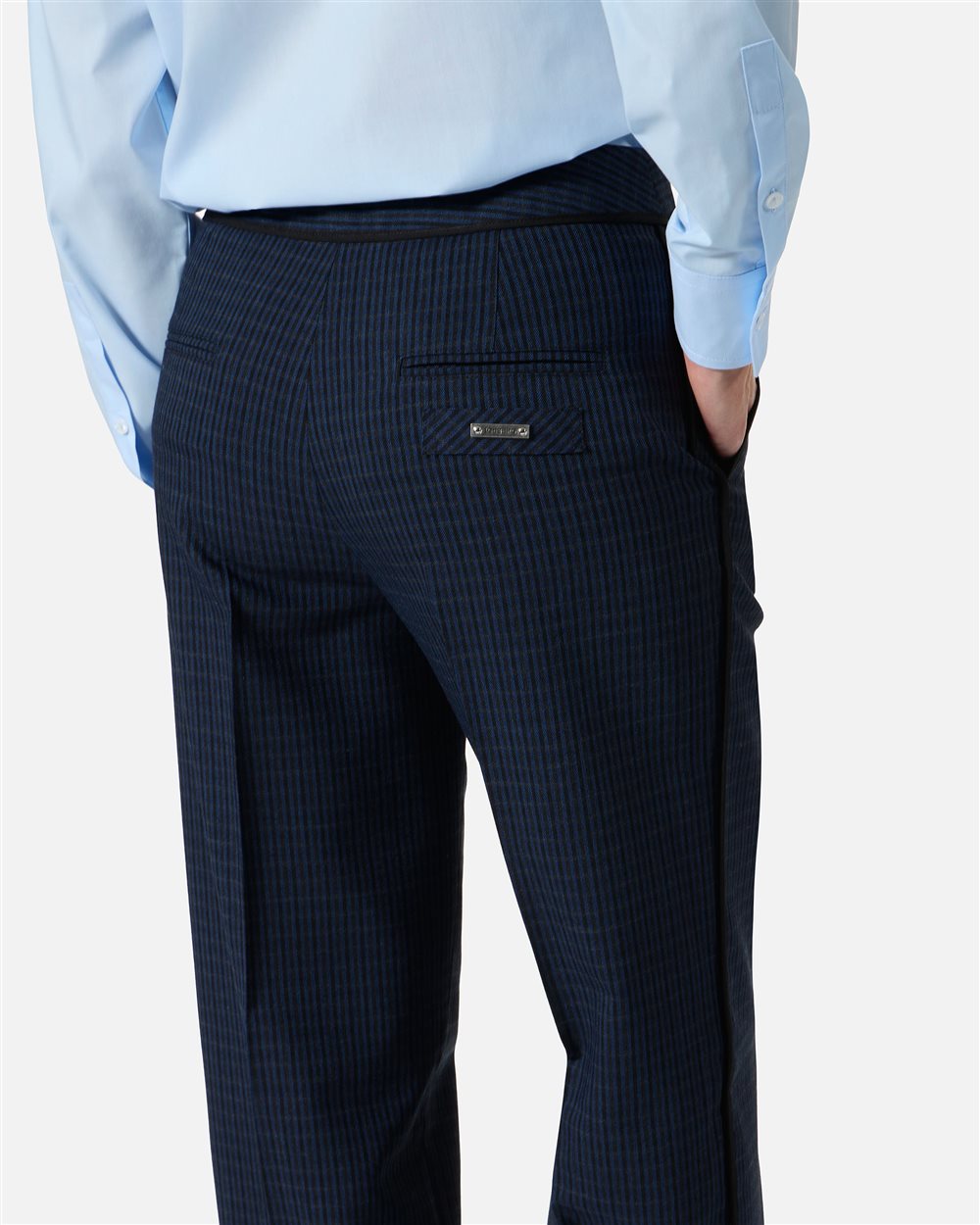 Relaxed-fit, low-rise trousers in blue and black check fabric - Iceberg - Official Website