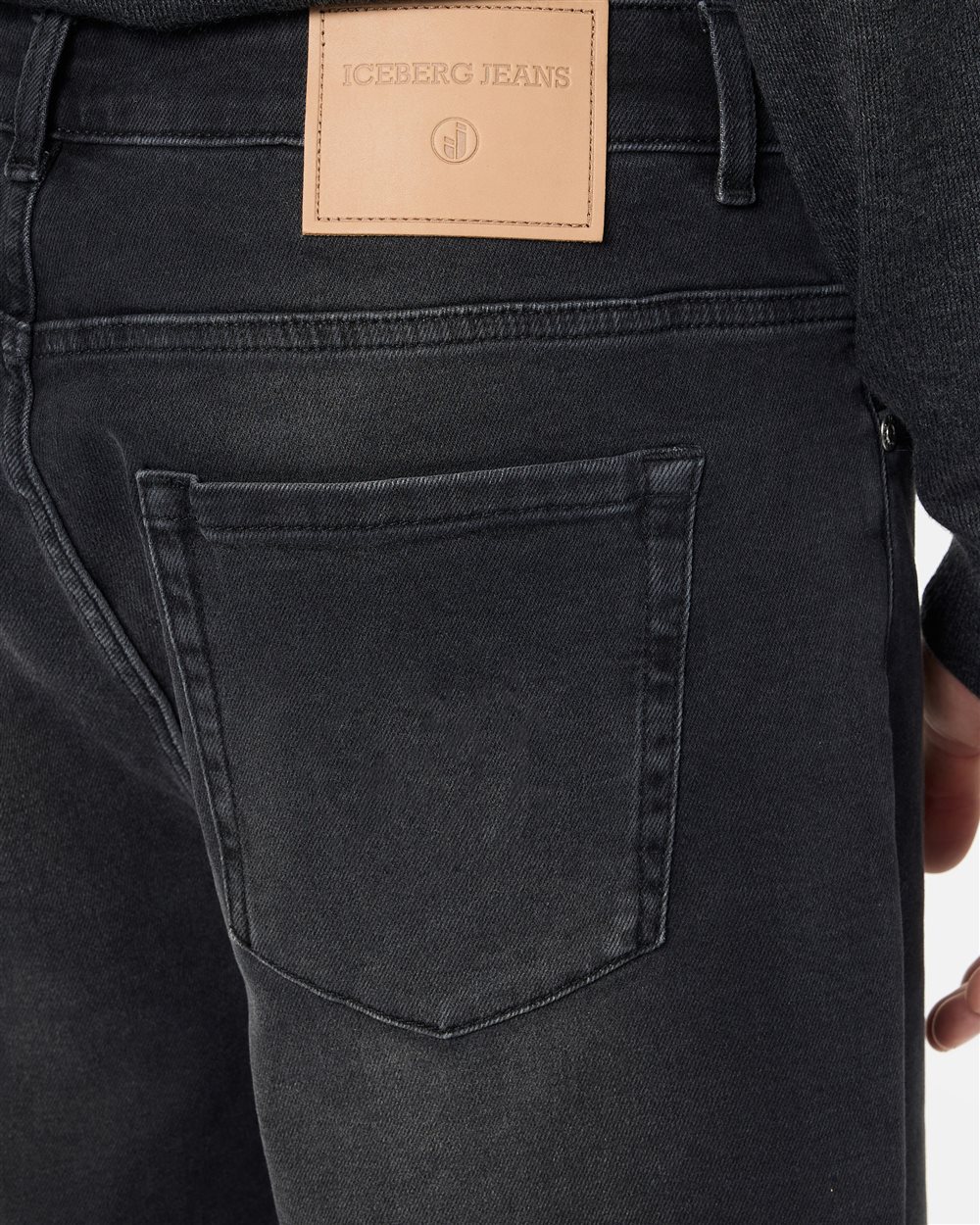5 Pocket Loose Fit Trousers in Black Denim Canvas Iceberg - Iceberg - Official Website