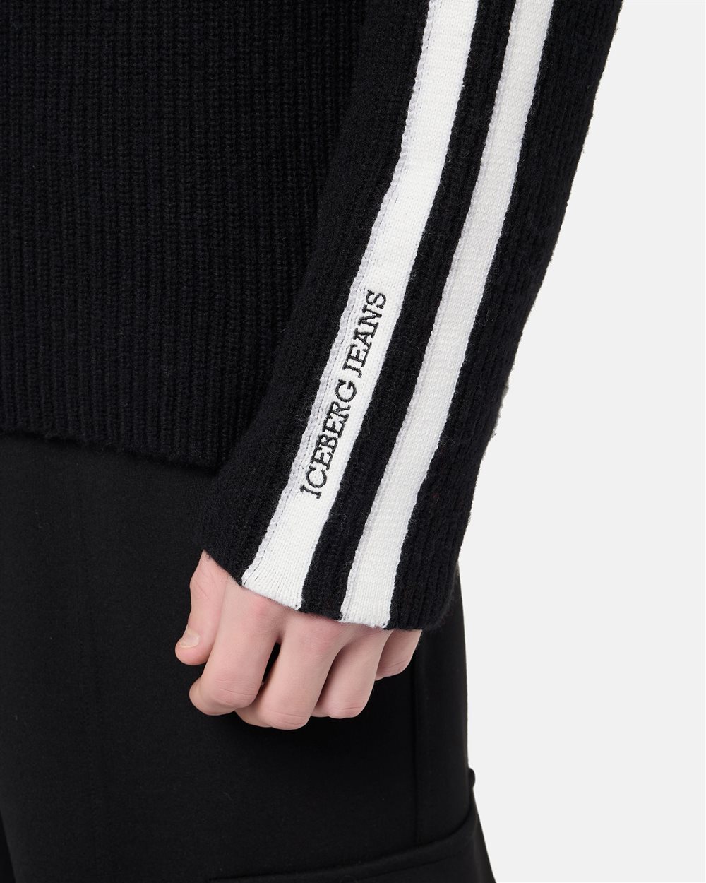 Relaxed fit black wool and cashmere turtleneck with contrasting stripes - Iceberg - Official Website