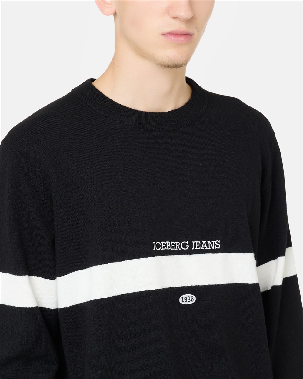 Black crewneck sweater in wool cashmere blend with 1986 embroidery and Iceberg logo - Iceberg - Official Website