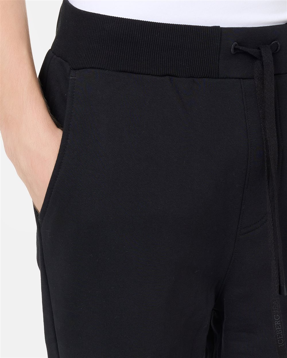 Jogging fit trousers in black cotton diagonal fleece with logo details - Iceberg - Official Website