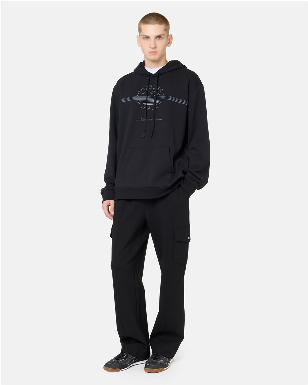 Chill Fit Hoodie in black cotton diagonal fleece with Iceberg logo and mountain details - Iceberg - Official Website