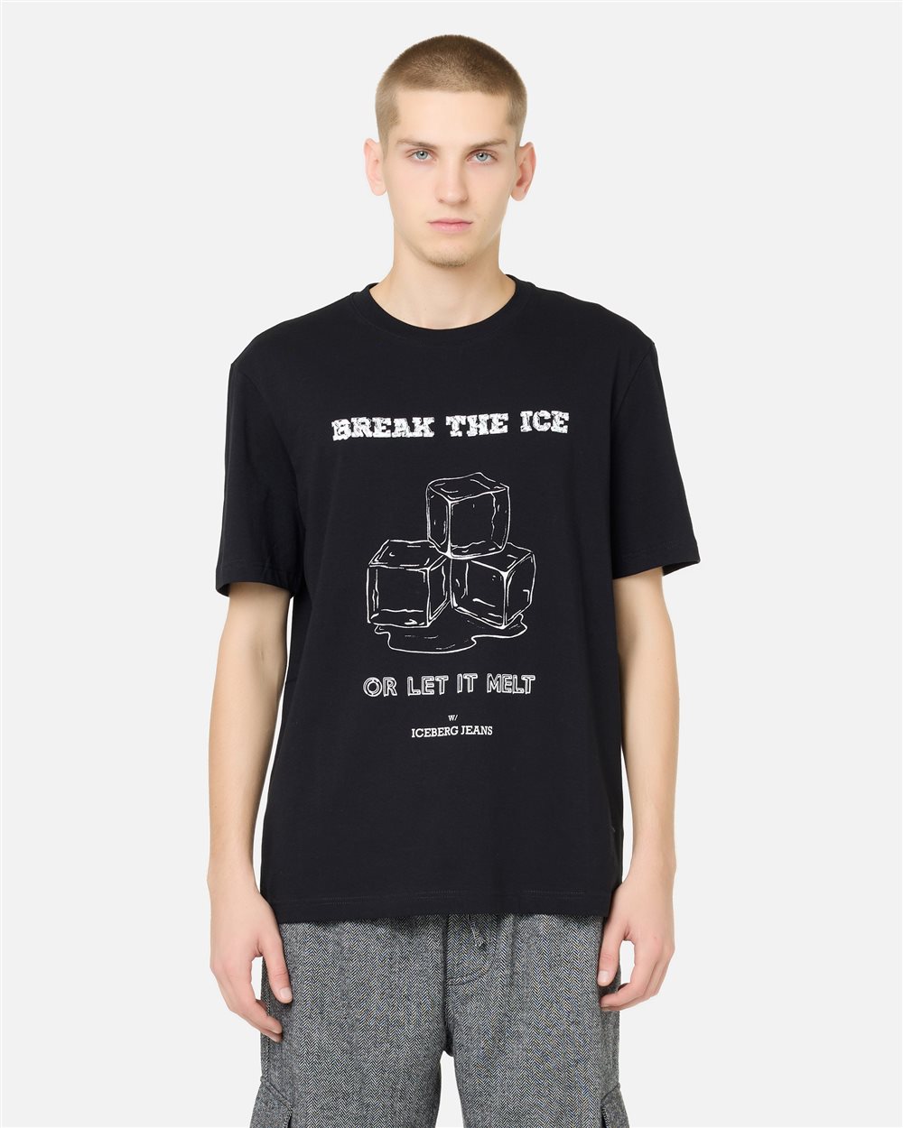 Regular Fit T-shirt in Black Cotton Jersey with "Break the Ice or Let It Melt" Print - Iceberg - Official Website