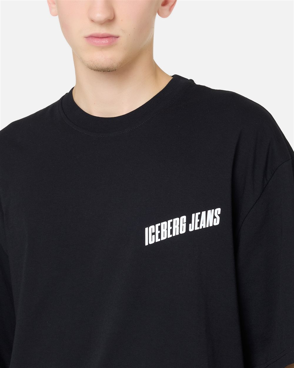 Relaxed Fit T-shirt in black cotton jersey with Brilliant Blue print - Iceberg - Official Website