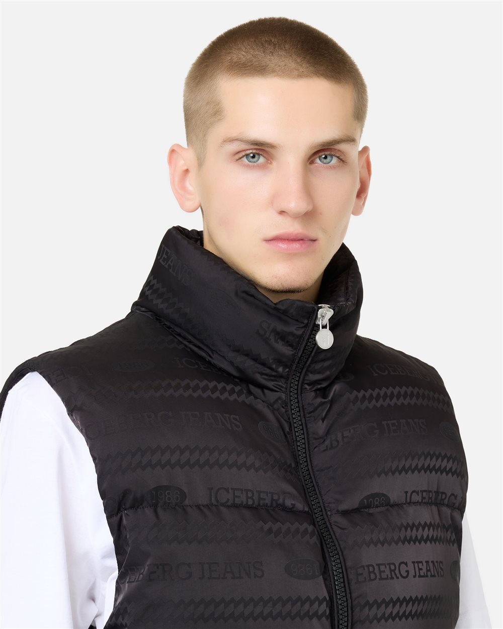 Gilet in Nylon Allover Logo 1986 Jacquard black Iceberg - Iceberg - Official Website