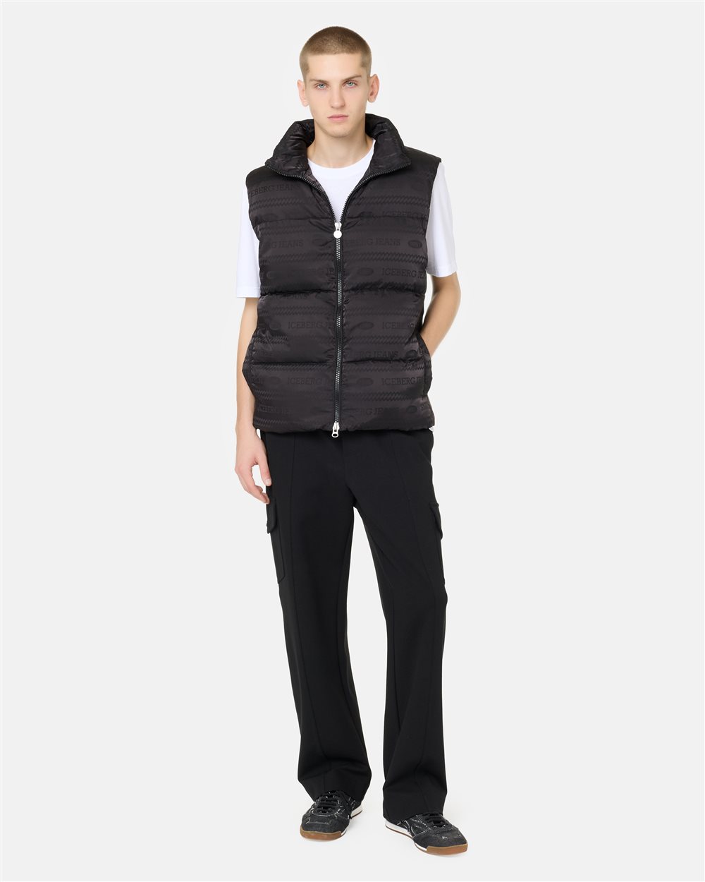 Gilet in Nylon Allover Logo 1986 Jacquard black Iceberg - Iceberg - Official Website