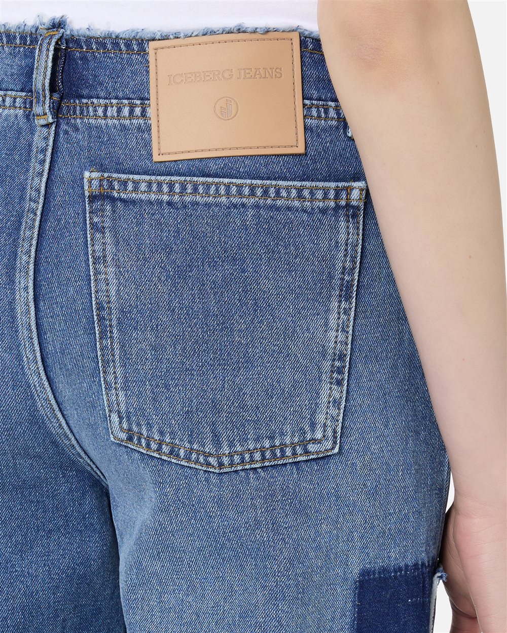 Straight-fit indigo denim trousers with raw details and Iceberg logo - Iceberg - Official Website