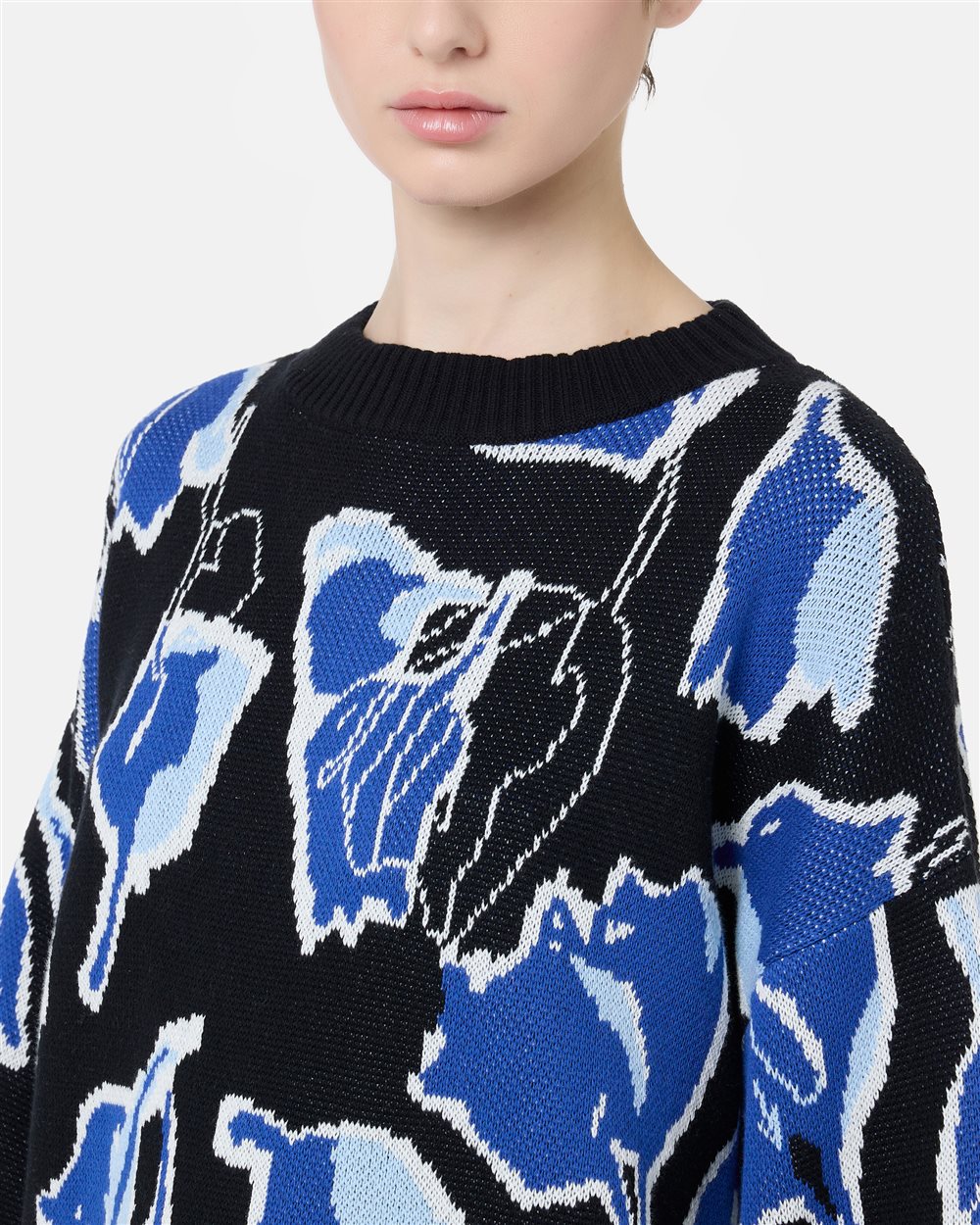 Boxy Fit Crewneck Sweater Black and Blue Pattern with Tulip Motif - Iceberg - Official Website