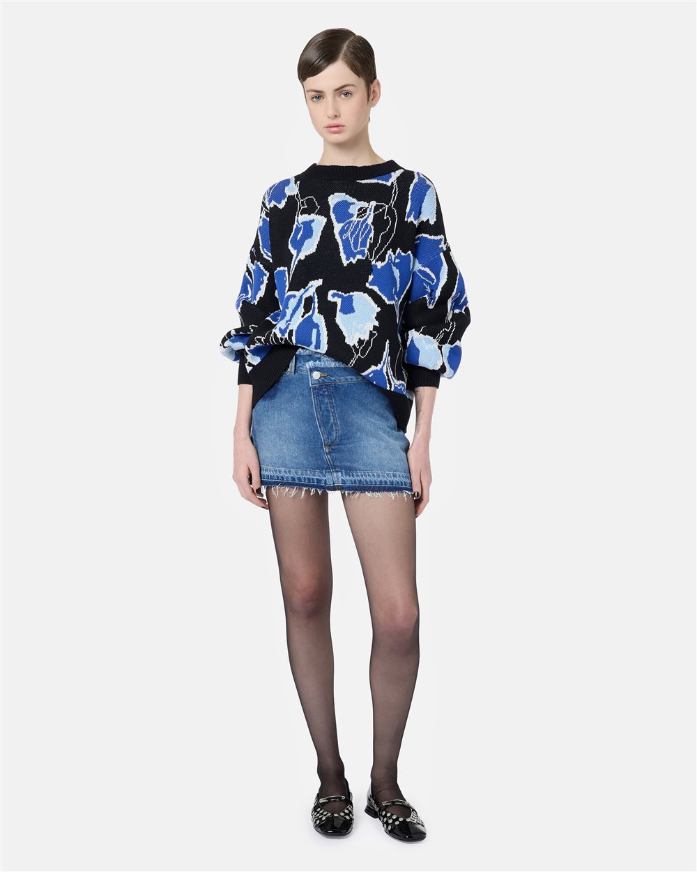 Boxy Fit Crewneck Sweater Black and Blue Pattern with Tulip Motif - Iceberg - Official Website