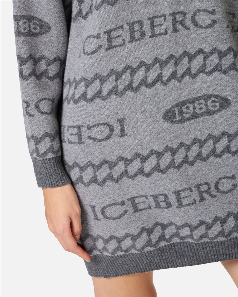 Maxi-pullover-style mini dress in gray and ivory jacquard knit with 1986 Iceberg logo - Iceberg - Official Website