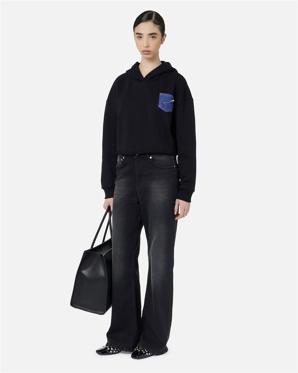 Cropped Hoodie in Black Fleece with Denim Pocket and IJ Detail - Iceberg - Official Website