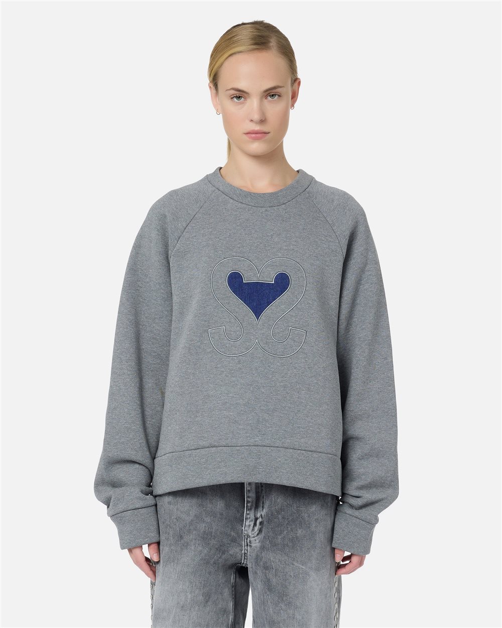 Regular-fit crewneck sweater in melange gray with denim heart and Iceberg logo - Iceberg - Official Website