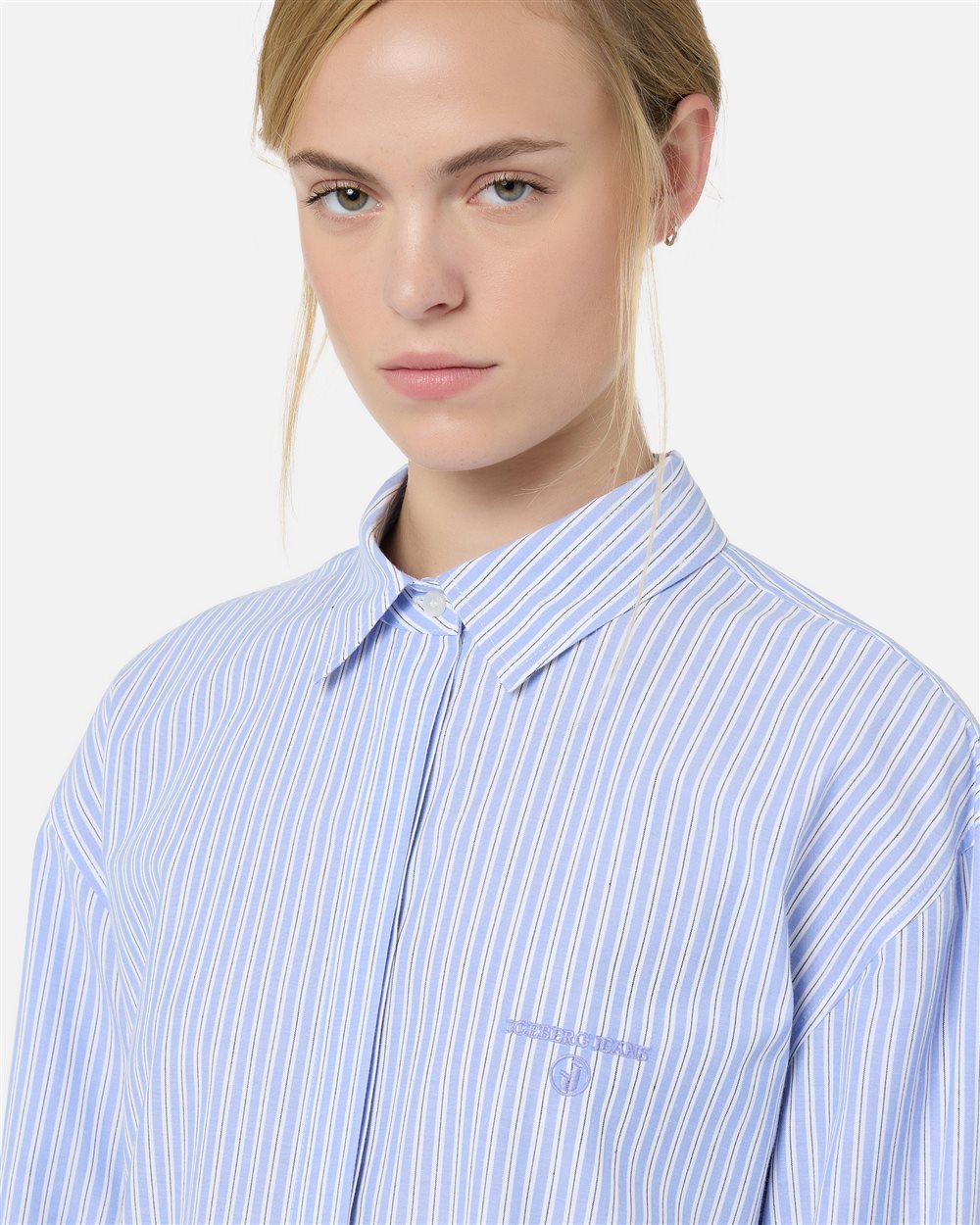 Relaxed fit shirt in light blue and white cotton - Iceberg - Official Website