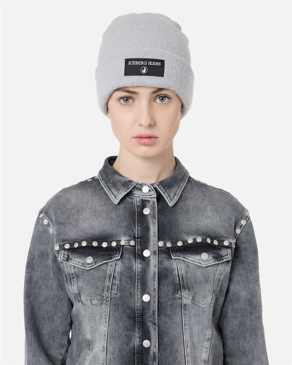 Heathered gray bouclé wool beanie with Iceberg logo label - Iceberg - Official Website