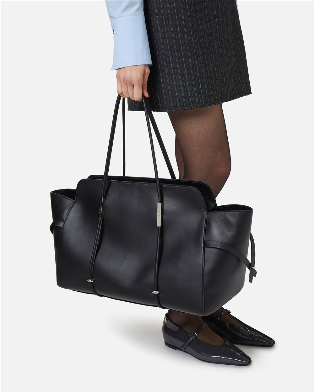 Maxi shopper in black Lille leather with double Iceberg logo metal accessory and debossed logo - Iceberg - Official Website