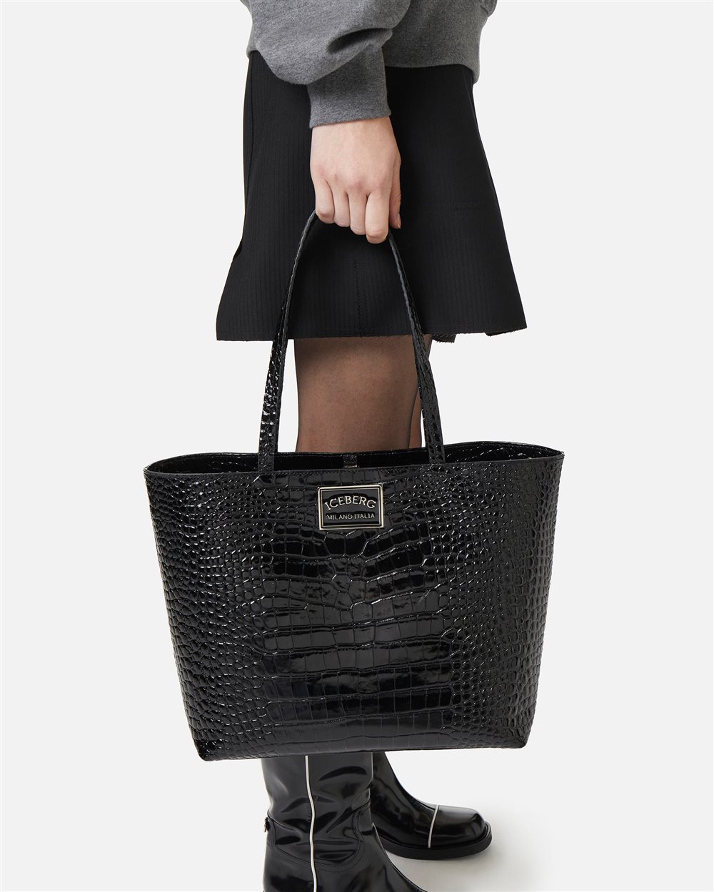 Black crocodile-effect leather shopper bag with enameled plaque and Iceberg Milano Italia logo - Iceberg - Official Website