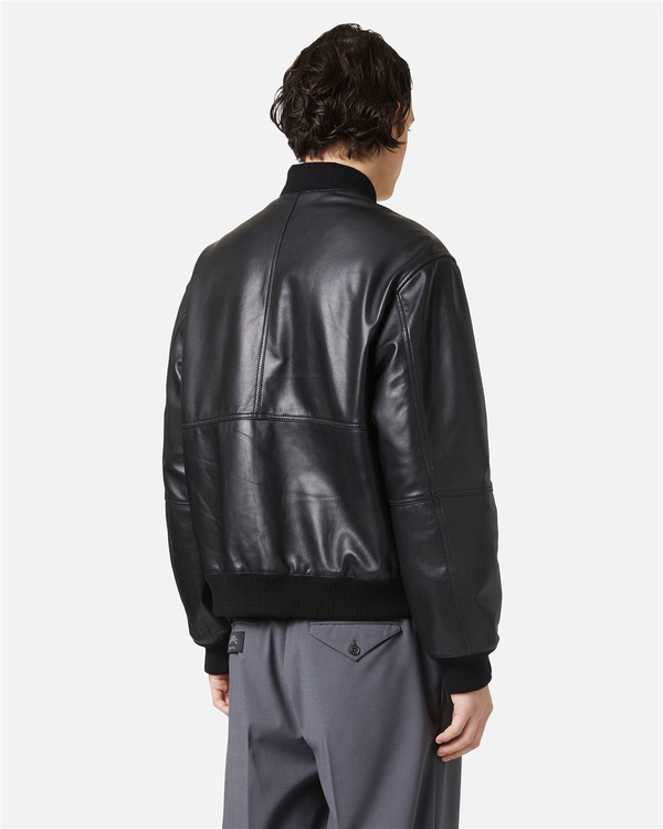 Schwarze Bomberjacke aus Leder mit aufgestickten Patches - Iceberg - Official Website