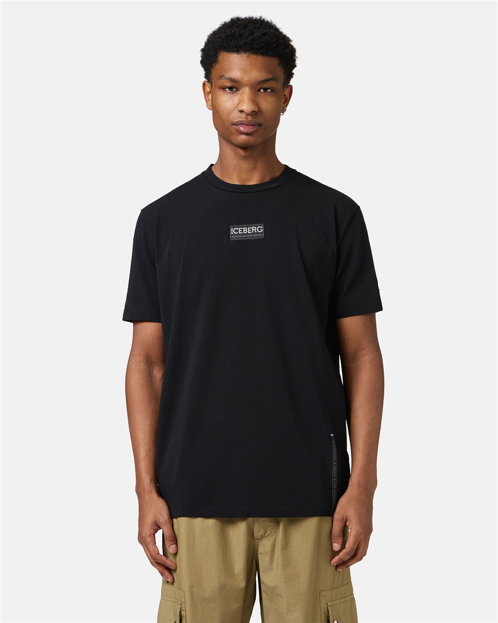 Slim-fit black T-shirt in sustainable cotton jersey - Man | Iceberg - Official Website