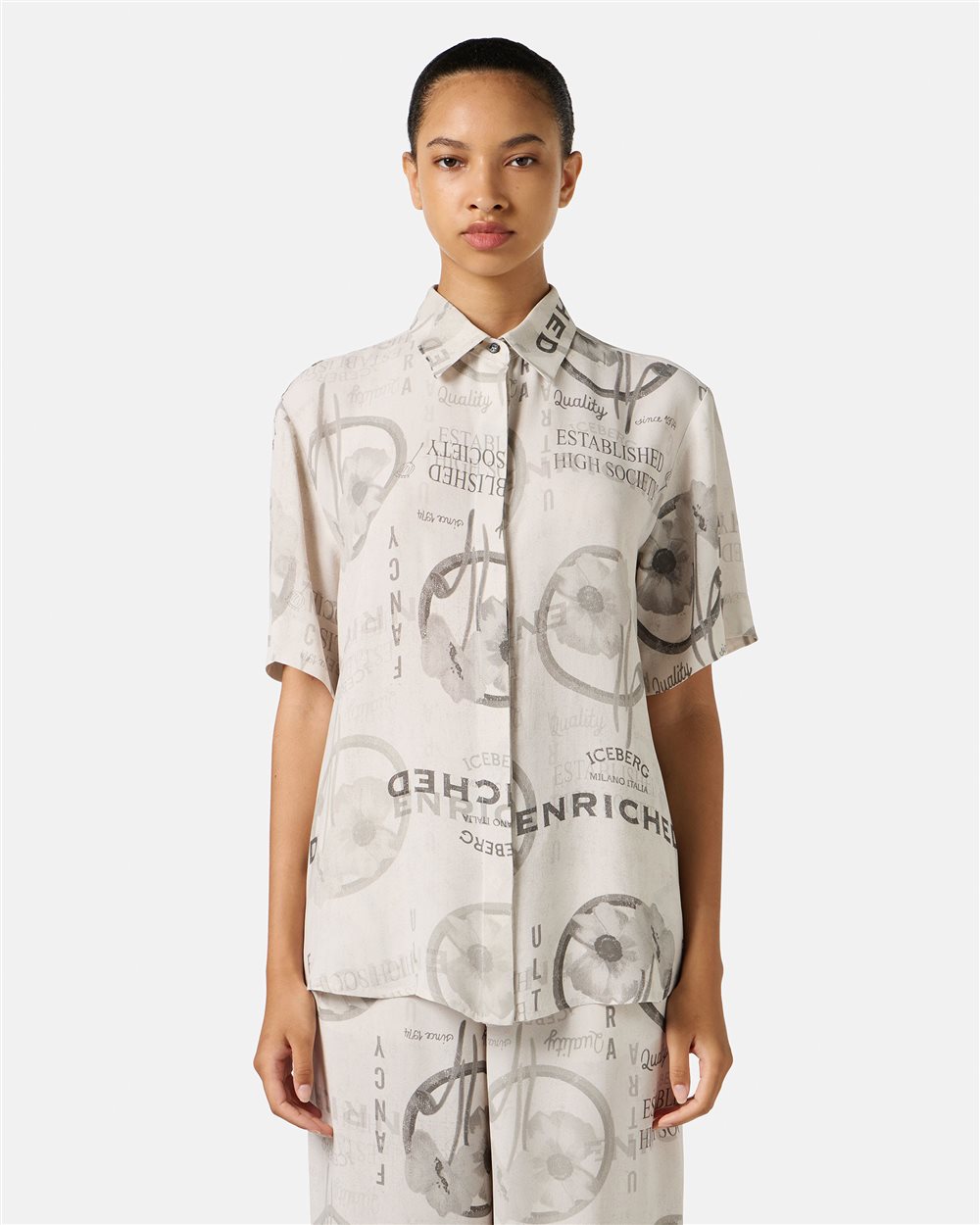 Kurzärmeliges Hemd mit normaler Passform aus RCS-zertifiziertem doppeltem Viskose-Georgette - T-Shirts und Polohemden | Iceberg - Official Website