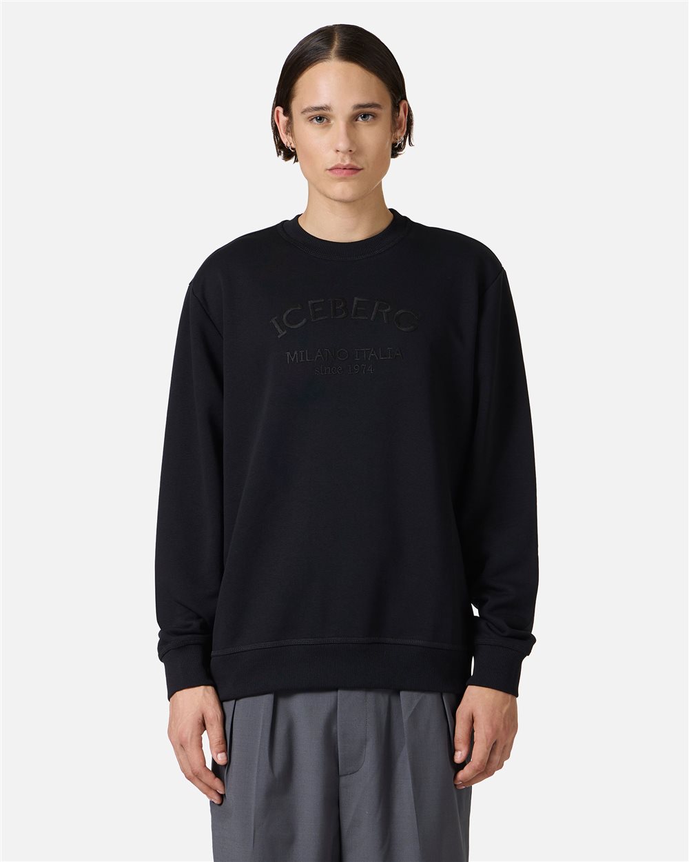 Regular fit black sweatshirt with needle-punched Iceberg logo embroidery | Iceberg - Official Website