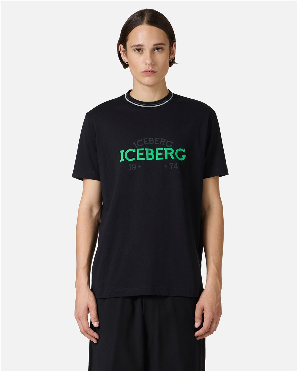 Black slim-fit T-shirt with embroidered Iceberg logo and front print | Iceberg - Official Website