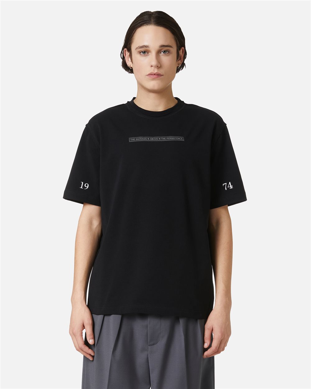 Schwarzes T-Shirt mit normaler Passform aus nachhaltigem Stoff mit Iceberg Racing-Aufdruck | Iceberg - Official Website