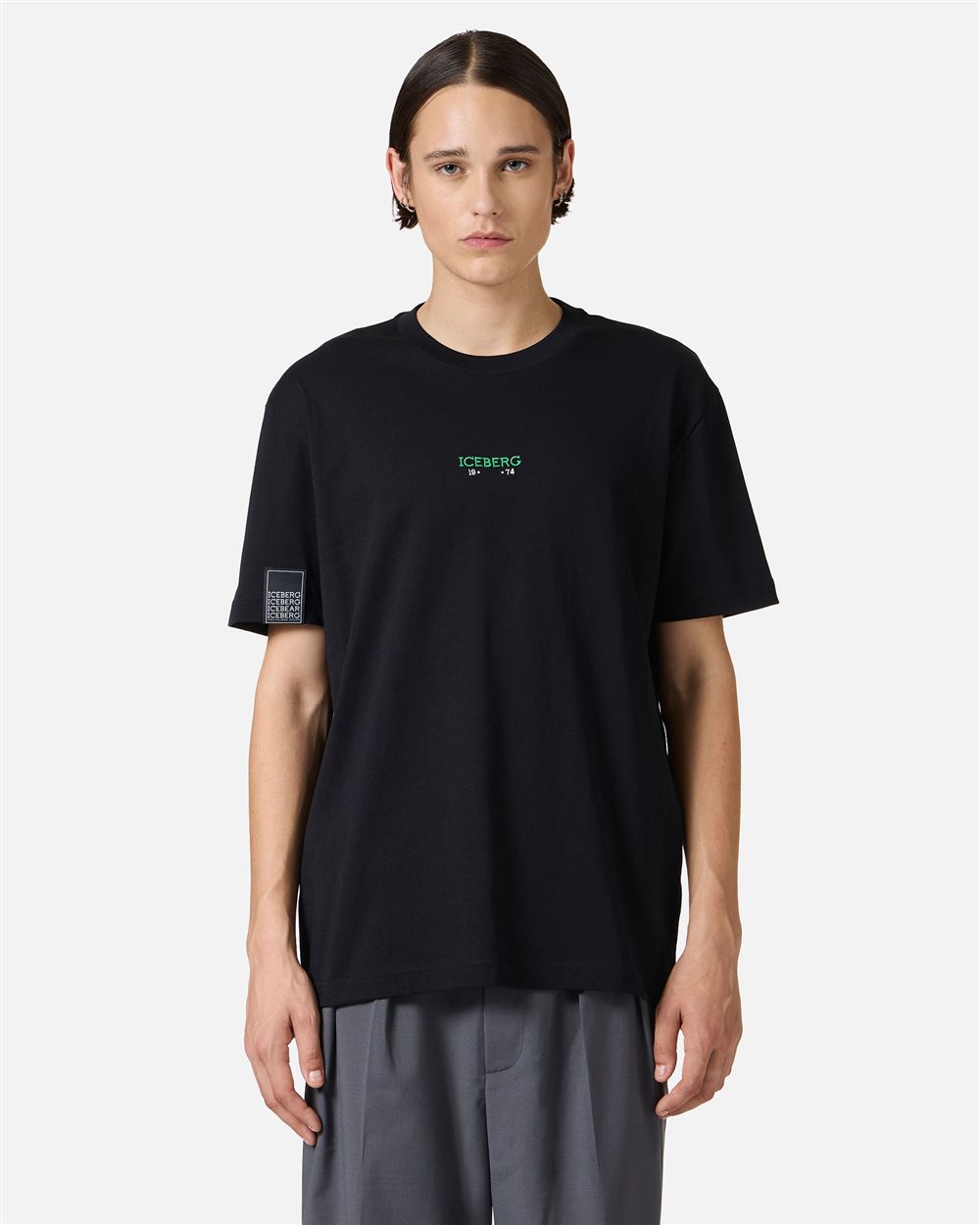 Regular fit black T-shirt with Iceberg logo embroidery and Bear print on the back | Iceberg - Official Website