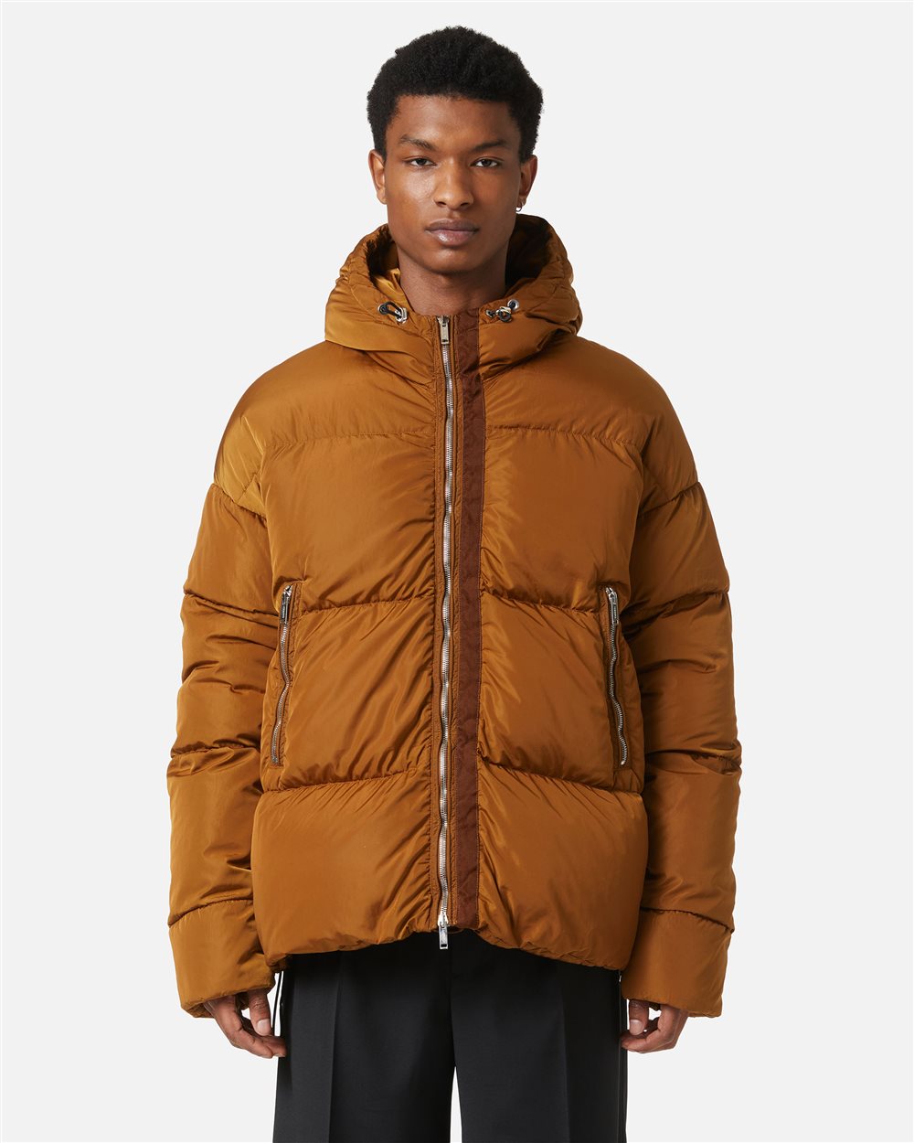 Urban warmth: the hazelnut garment-dyed technical down jacket - Man | Iceberg - Official Website