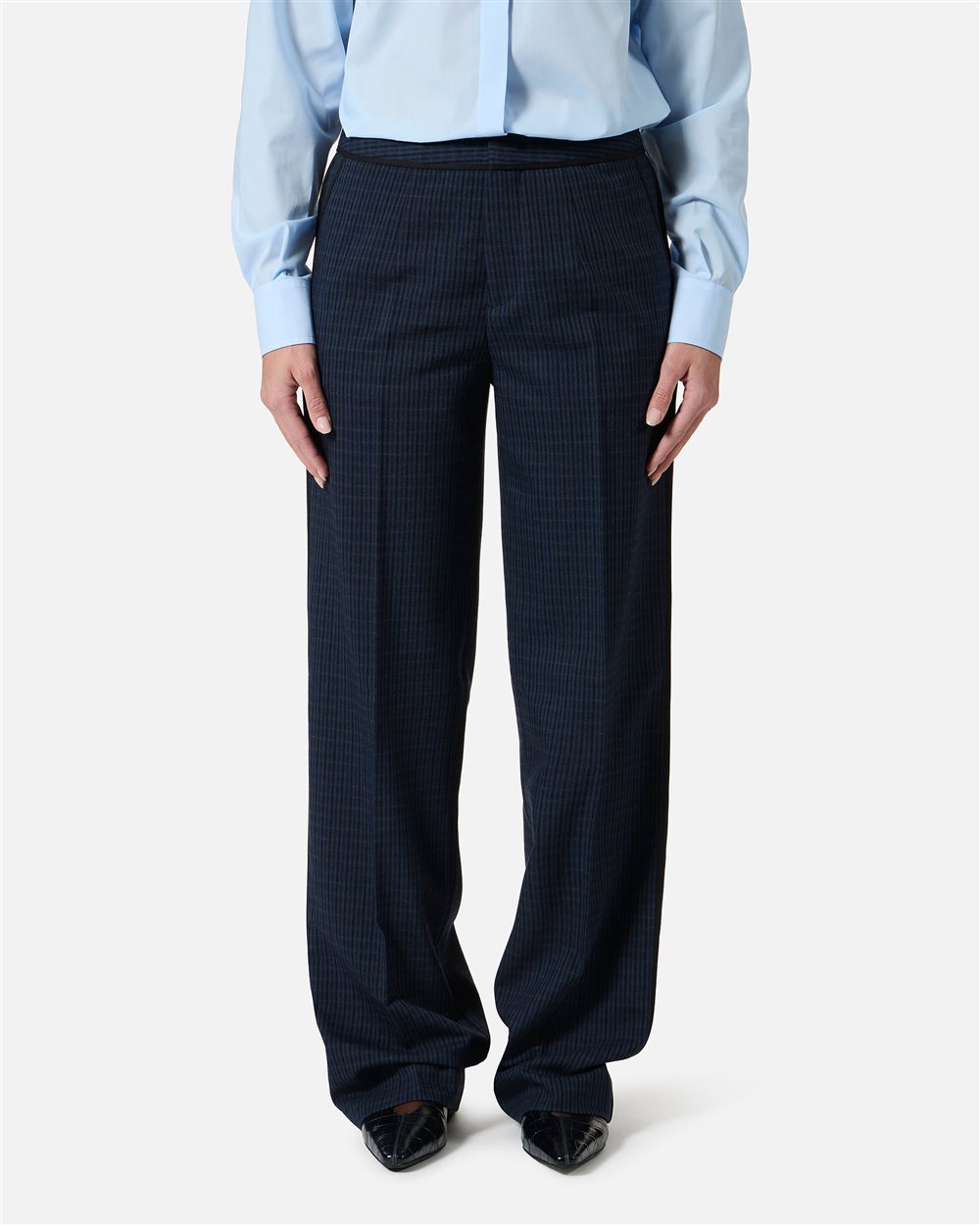 Relaxed-fit, low-rise trousers in blue and black check fabric - per abilitare | Iceberg - Official Website