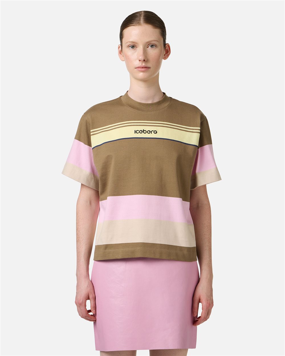 Relaxed fit multicolor T-shirt with a green background in cotton jersey - New in | Iceberg - Official Website