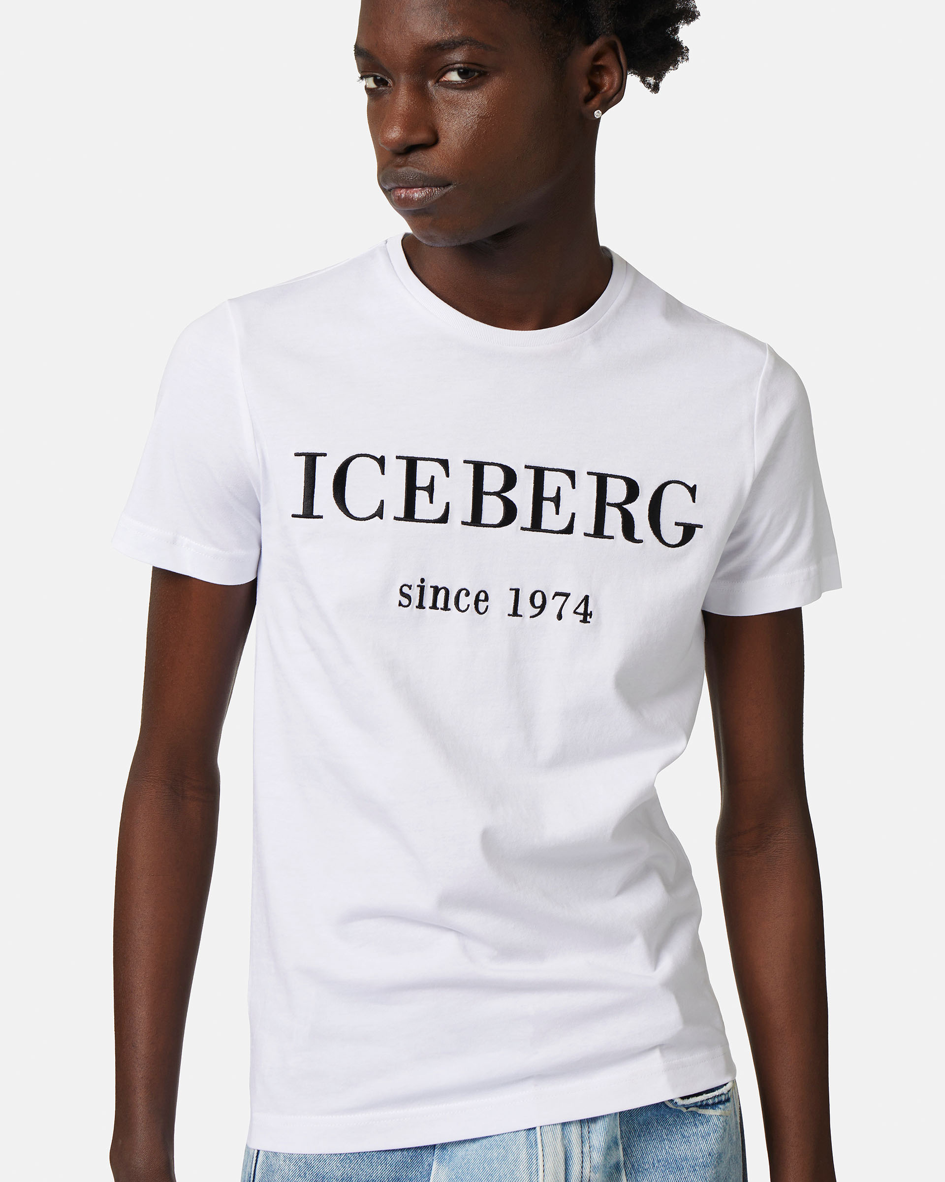 Embroidered heritage logo t-shirt in white Iceberg