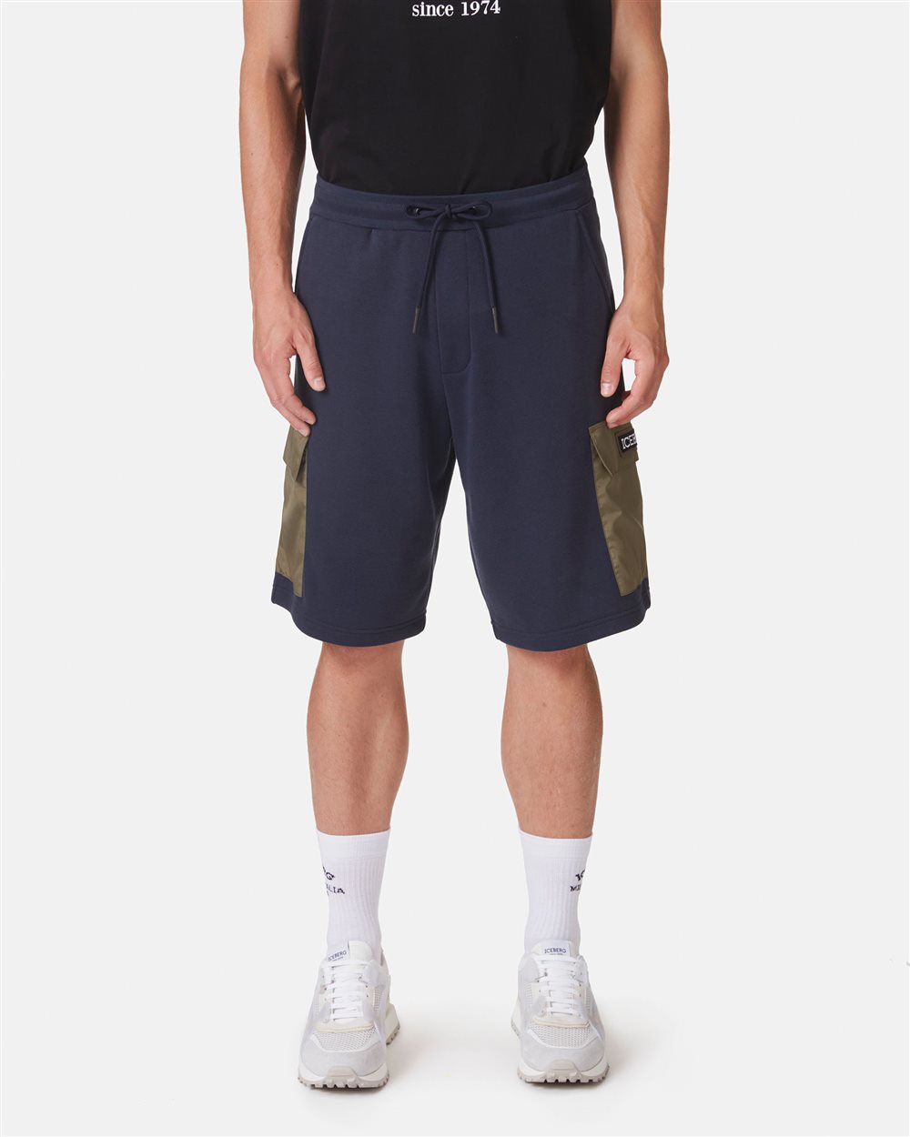 Shorts with hot sale big pockets