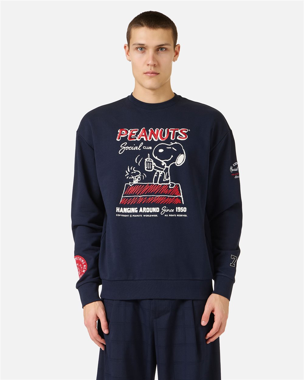 Regular fit blue cotton fleece crew neck sweatshirt, adorned with