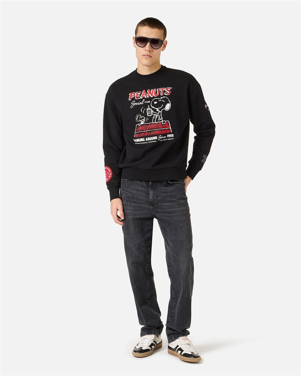 Regular fit black cotton fleece crew neck sweatshirt, adorned with