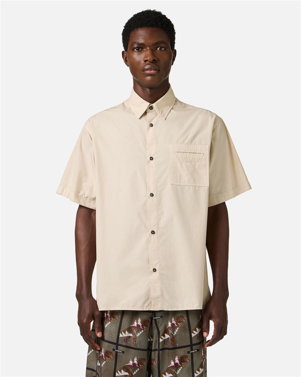 Beige short-sleeved shirt in garment-dyed parachute fabric | ICEBERG
