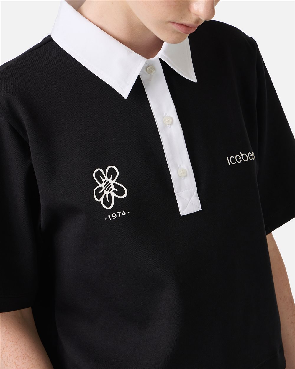 Black cropped fit scuba jersey T-shirt with contrasting details