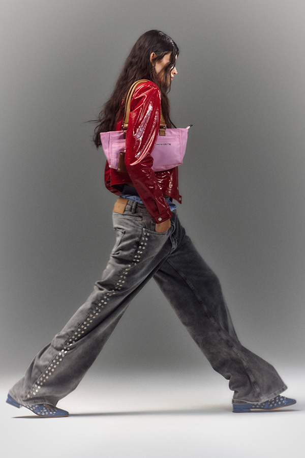 デニム・ジーパン ICEBERG Woman Jeans Denim 2W010086 6001 New ICEBERG JEANS Collection: Discover It Now | Official Website